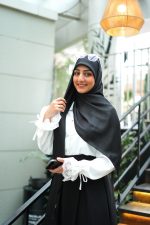 روسری نخ کریستال مشکی