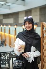 روسری نخ پلیسه مشکی ستاره