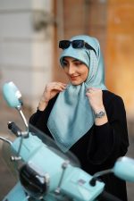 روسری ابریشم ژاکارد آبی پاستیلی کهربا