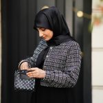 روسری ابریشم ژاکارد مشکی کهربا