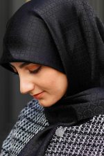 روسری ابریشم ژاکارد مشکی کهربا - Image 3