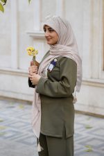 روسری کریشه وارداتی کرم روشن دلربا - Image 2
