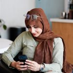 شال کریشه وارداتی قهوه ای روشن لارا