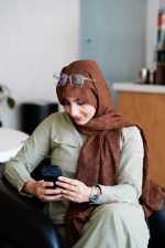 شال کریشه وارداتی قهوه ای روشن لارا